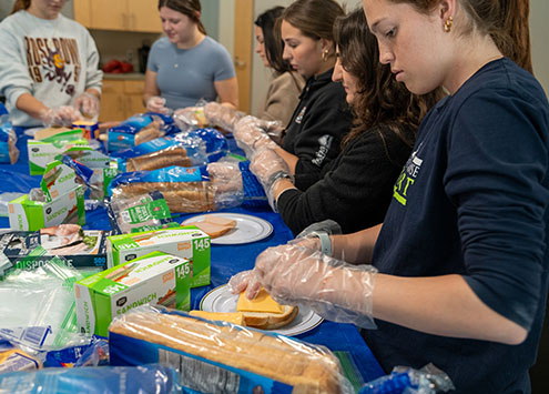 Students making sandwiches for Operation Sandwich